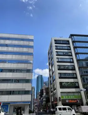山水ビルの外観