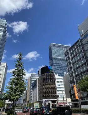 山水ビルの外観