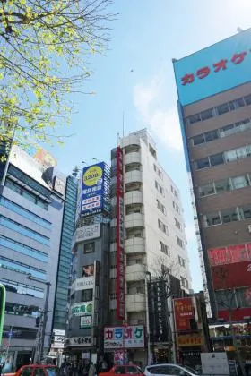 日興産業ビルの外観