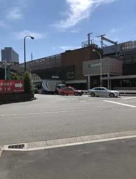 日興産業ビルの外観