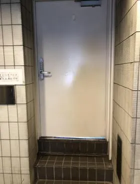日建岩田ビルの外観