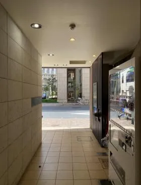 東新橋2丁目石井ビルの外観