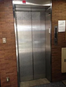 昌栄ビルの外観