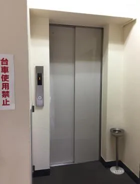 岩田ビルの外観