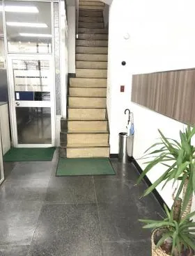 万善ビルの外観