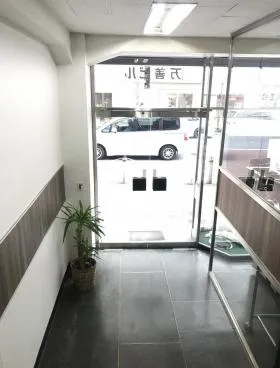万善ビルの外観