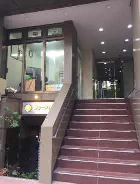 ステージ新橋ビルの外観