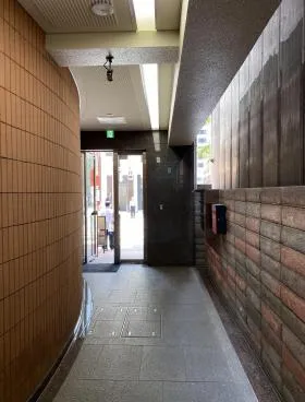 赤レンガ通リビルの外観