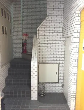 イナホビルの外観