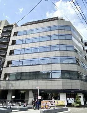 クレインズパークビルの外観