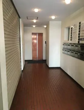 つるや加藤ビルの外観