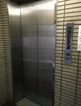 新橋スズキビルの外観