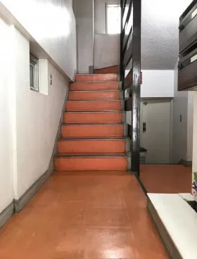 金子ビルの外観