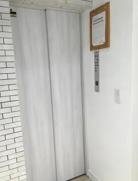 グランデ新橋ビルの外観