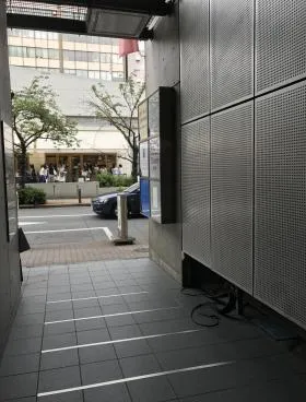 G1ビルの外観