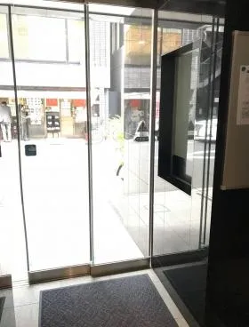 新橋アーバンコートの外観