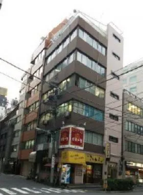 鴻盟社ビルの外観