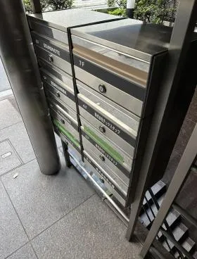 ヴェルデイ新橋ビルの外観