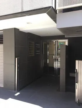 穎川ビルの外観