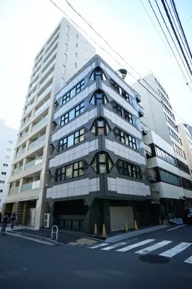 穎川ビルの外観