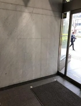 三栄ビルの外観