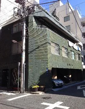 上村ビルの外観