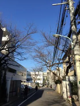 A-PLACE青山(旧:青山プラザ)ビルの外観