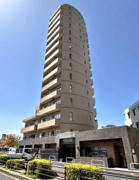 クローバー六本木ビルの外観