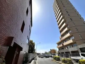 クローバー六本木ビルの外観