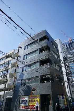 ニューウエストビルの外観