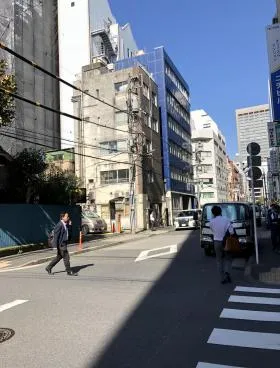 ニューウエストビルの外観