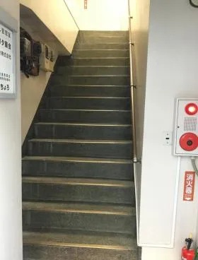 安形ビルの外観
