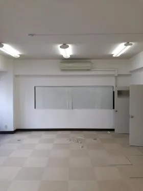 安形ビルの外観