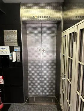 メディコ西新橋ビルの外観
