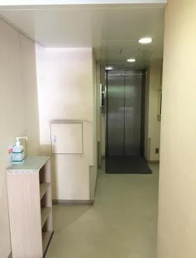 ルート西新橋ビルの外観