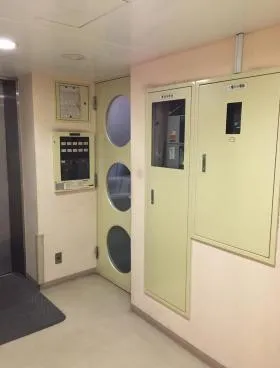 ルート西新橋ビルの外観