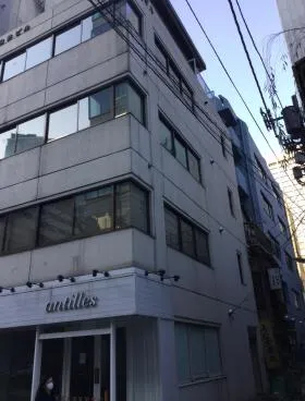 新橋白井ビルの外観