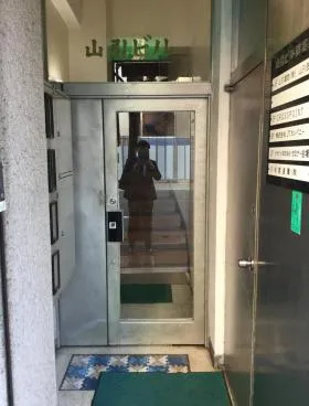 山引ビルの外観