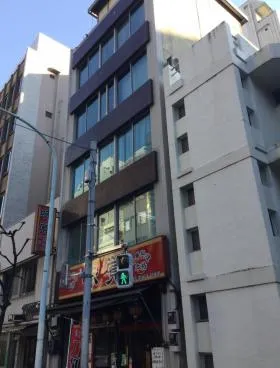 山引ビルの外観