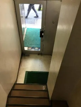 山引ビルの外観