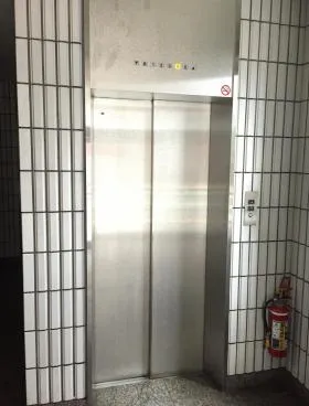 つなかわビルの外観