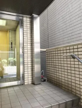 内山ビルの外観