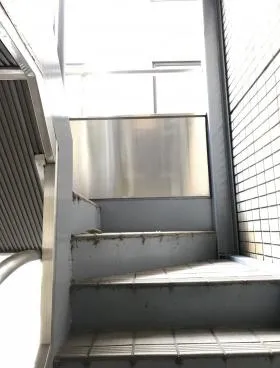 内山ビルの外観