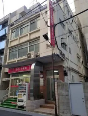 安達ビルの外観