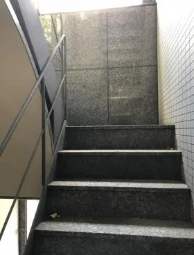 三田東門ビルの外観