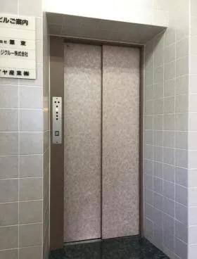 柳下ビルの外観