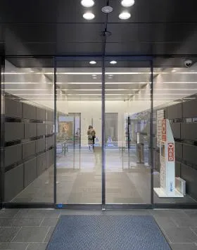 銀座大栄(旧友泉銀座)ビルの外観