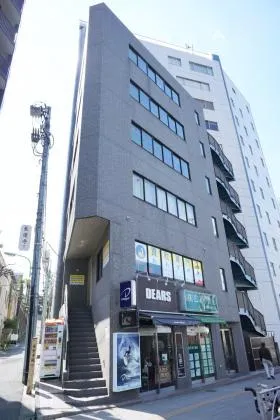 広栄ビルの外観