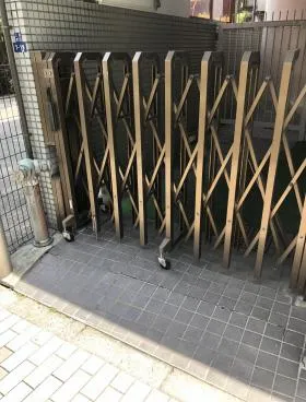 ハタビルの外観