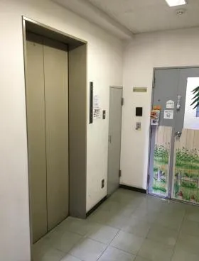 KOWAビルの外観
